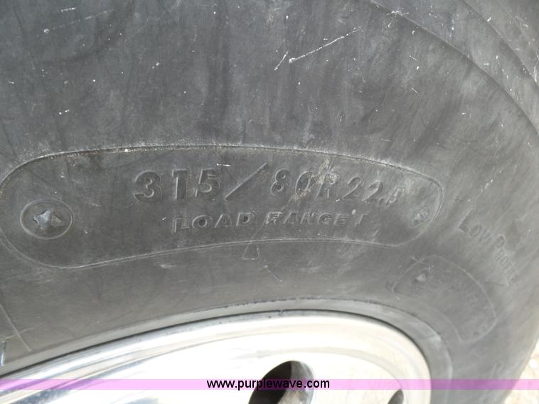 image for item K1305 2005 International 9900i semi truck