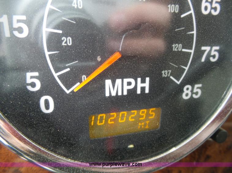 image for item K1305 2005 International 9900i semi truck