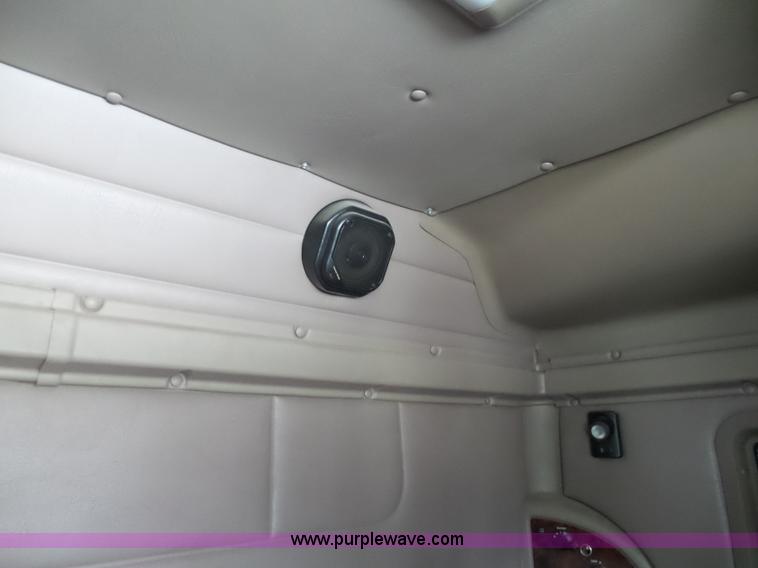 image for item K1305 2005 International 9900i semi truck