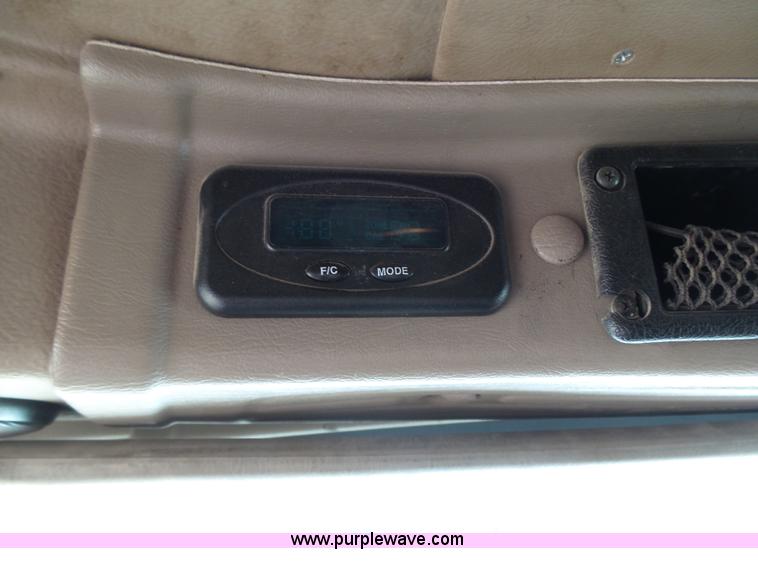 image for item K1305 2005 International 9900i semi truck