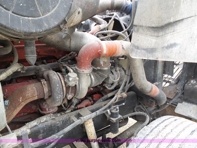 image for item K1305 2005 International 9900i semi truck