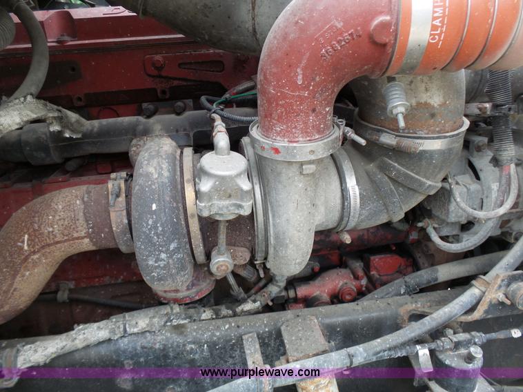 image for item K1305 2005 International 9900i semi truck