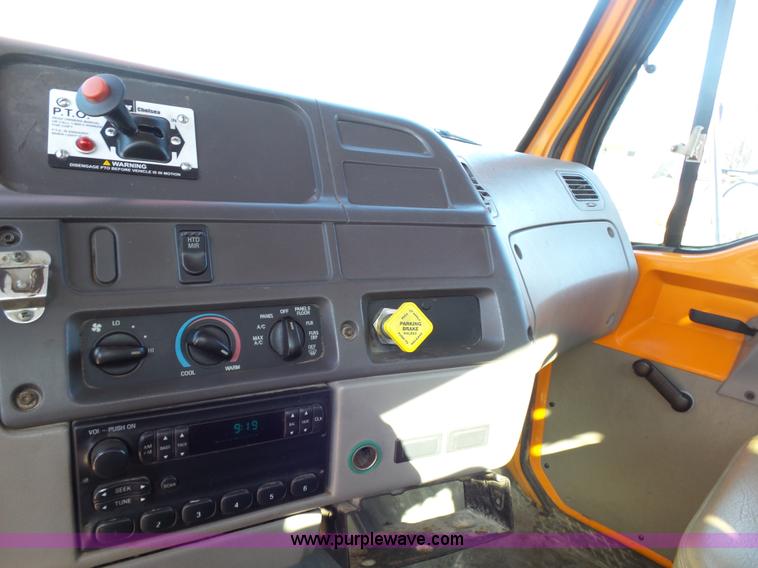 image for item K1311 1998 Ford L8501 Louisville 101 flatbed truck