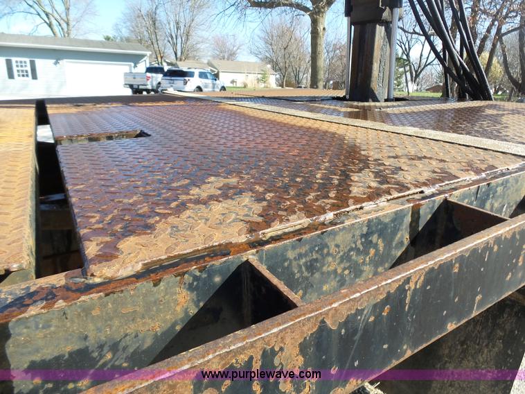 image for item K1311 1998 Ford L8501 Louisville 101 flatbed truck