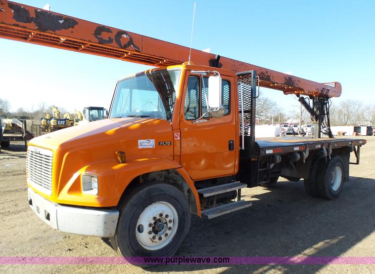 image for item K1312 1998 Freightliner FL70 flatbed truck