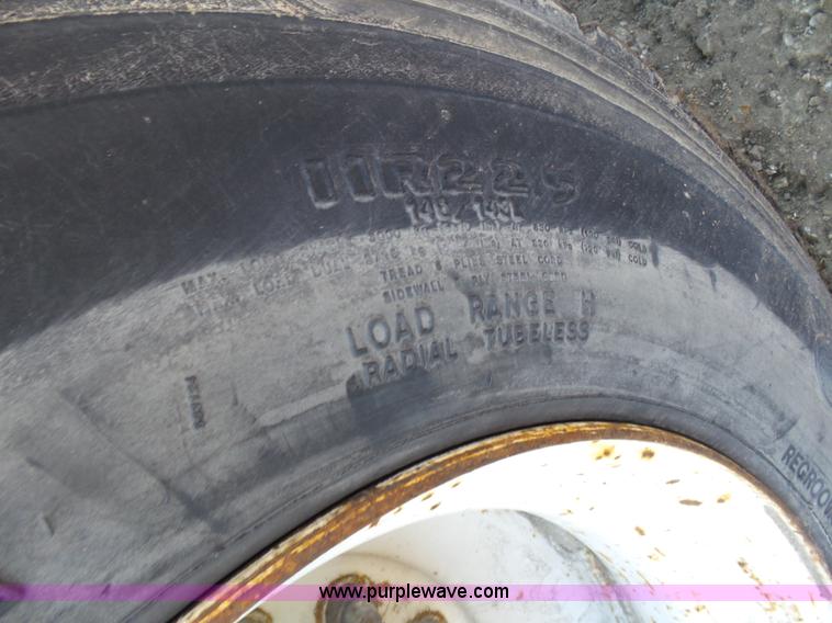 image for item K1312 1998 Freightliner FL70 flatbed truck