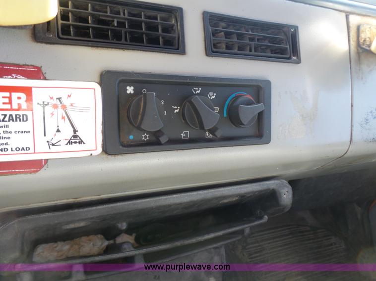 image for item K1312 1998 Freightliner FL70 flatbed truck