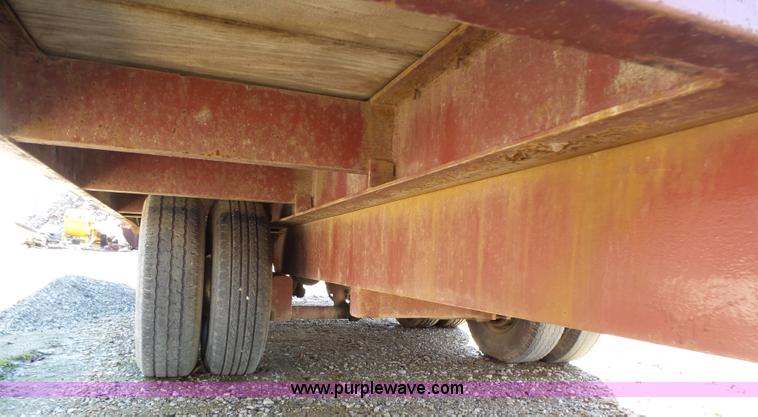 image for item K1313 2001 Miller 0T610 tilt deck trailer