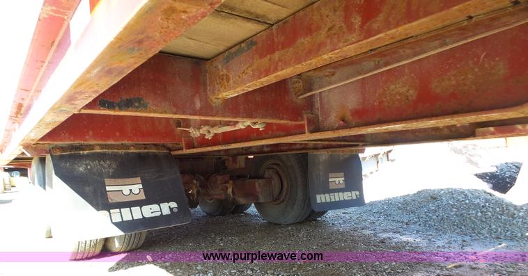 image for item K1313 2001 Miller 0T610 tilt deck trailer