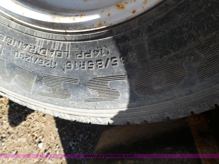 image for item K1313 2001 Miller 0T610 tilt deck trailer