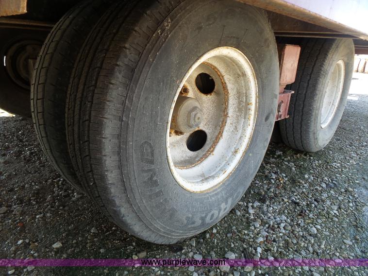 image for item K1313 2001 Miller 0T610 tilt deck trailer