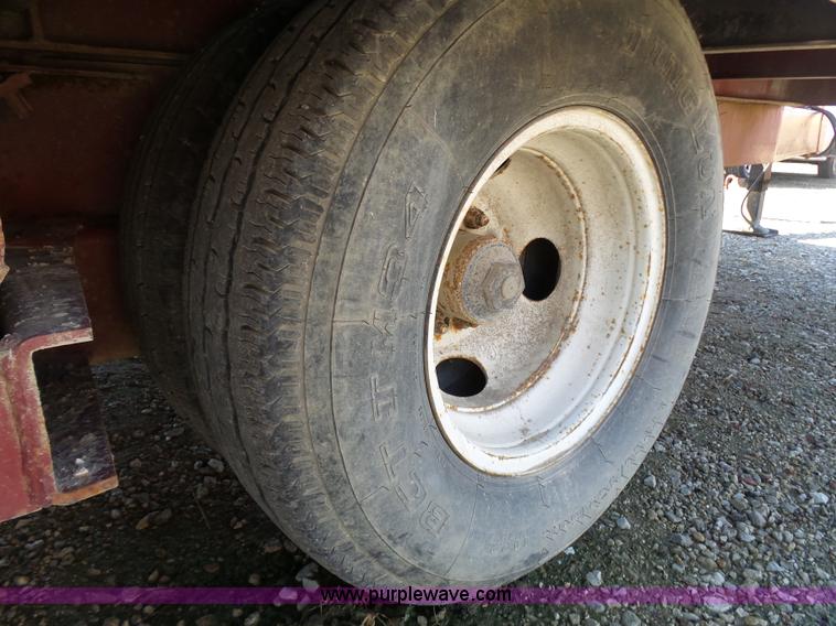 image for item K1313 2001 Miller 0T610 tilt deck trailer