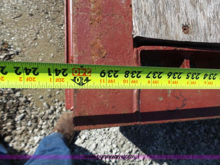 image for item K1313 2001 Miller 0T610 tilt deck trailer