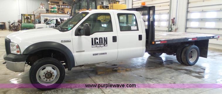 image for item K3493 2007 Ford F550 Super Duty Crew Cab flatbed truck