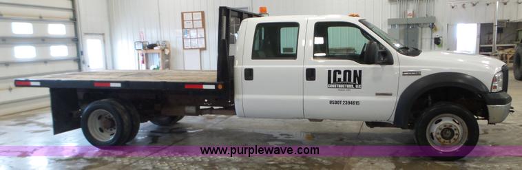image for item K3493 2007 Ford F550 Super Duty Crew Cab flatbed truck