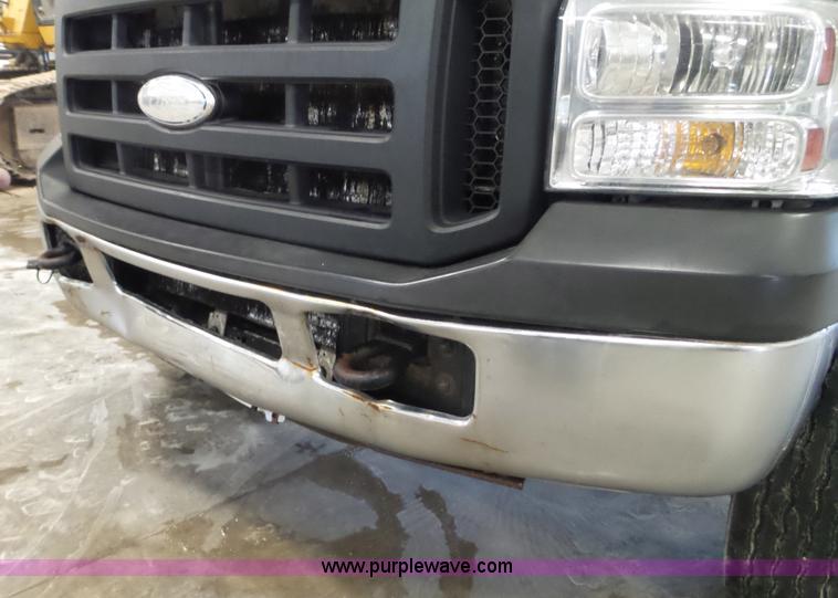 image for item K3493 2007 Ford F550 Super Duty Crew Cab flatbed truck