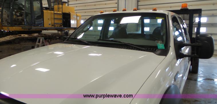 image for item K3493 2007 Ford F550 Super Duty Crew Cab flatbed truck