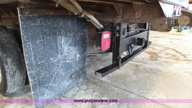 image for item K3493 2007 Ford F550 Super Duty Crew Cab flatbed truck