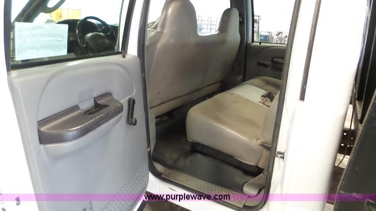image for item K3493 2007 Ford F550 Super Duty Crew Cab flatbed truck
