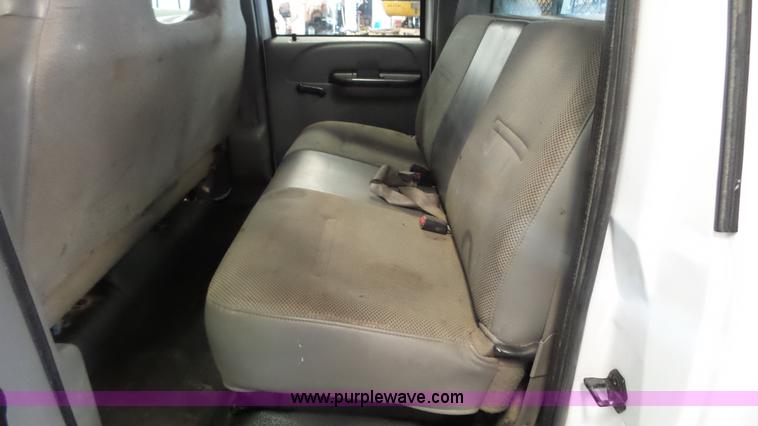 image for item K3493 2007 Ford F550 Super Duty Crew Cab flatbed truck