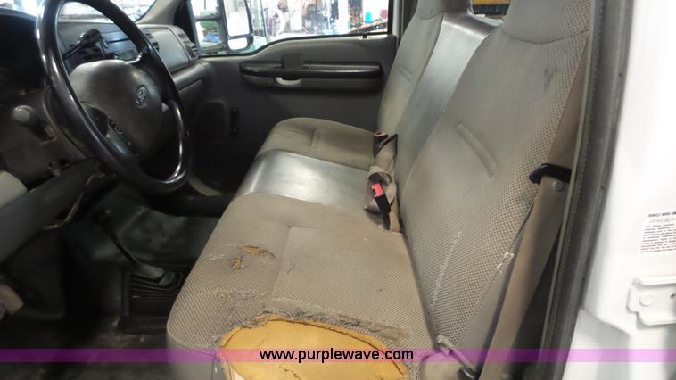 image for item K3493 2007 Ford F550 Super Duty Crew Cab flatbed truck