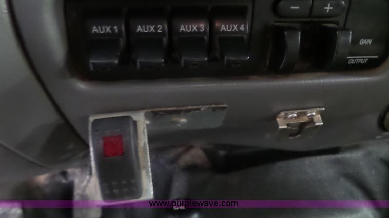 image for item K3493 2007 Ford F550 Super Duty Crew Cab flatbed truck