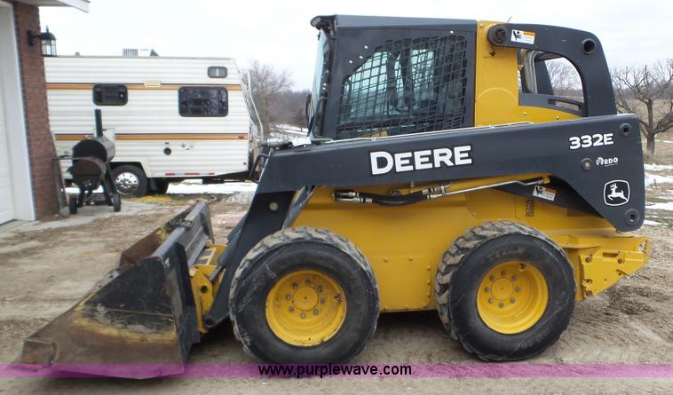 image for item K3494 2013 John Deere 332E skid steer