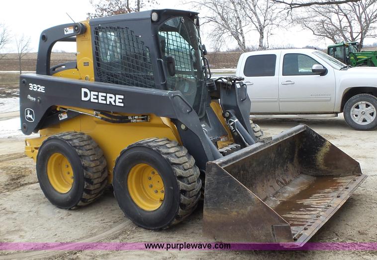 image for item K3494 2013 John Deere 332E skid steer
