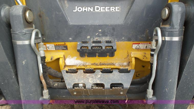 image for item K3494 2013 John Deere 332E skid steer