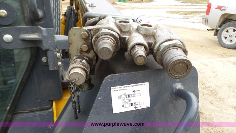 image for item K3494 2013 John Deere 332E skid steer
