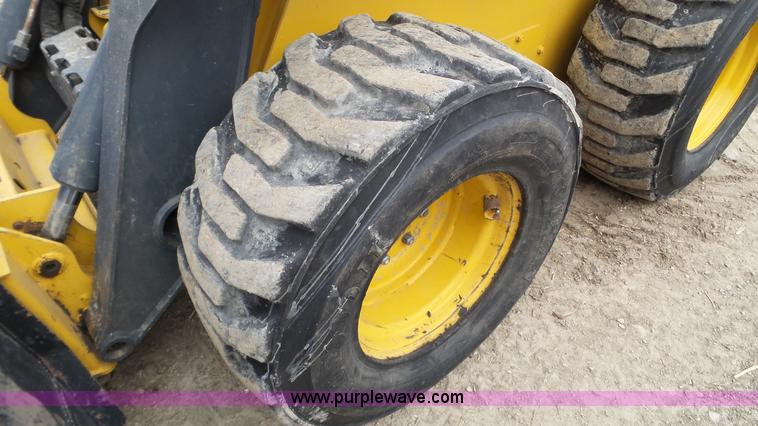 image for item K3494 2013 John Deere 332E skid steer