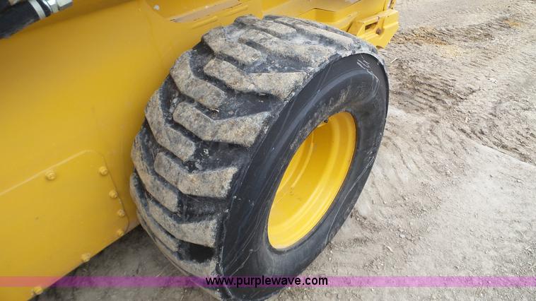 image for item K3494 2013 John Deere 332E skid steer