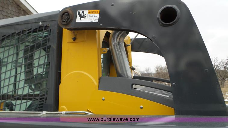 image for item K3494 2013 John Deere 332E skid steer