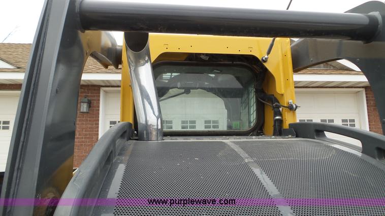 image for item K3494 2013 John Deere 332E skid steer