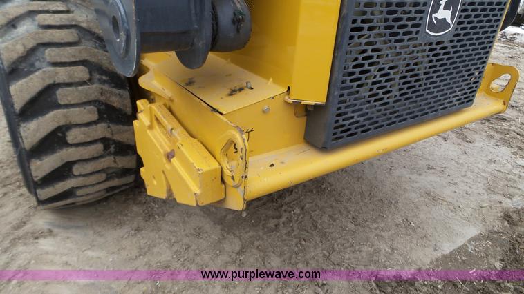 image for item K3494 2013 John Deere 332E skid steer
