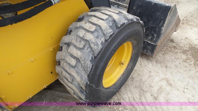 image for item K3494 2013 John Deere 332E skid steer