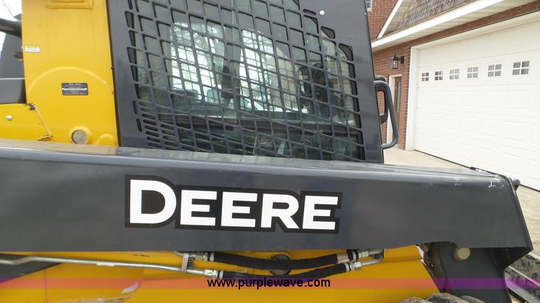 image for item K3494 2013 John Deere 332E skid steer