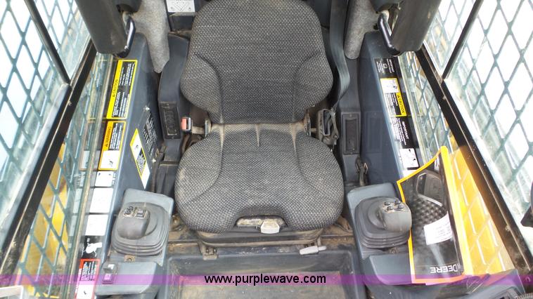 image for item K3494 2013 John Deere 332E skid steer