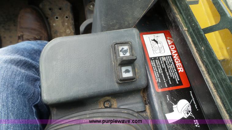 image for item K3494 2013 John Deere 332E skid steer