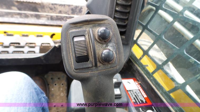 image for item K3494 2013 John Deere 332E skid steer