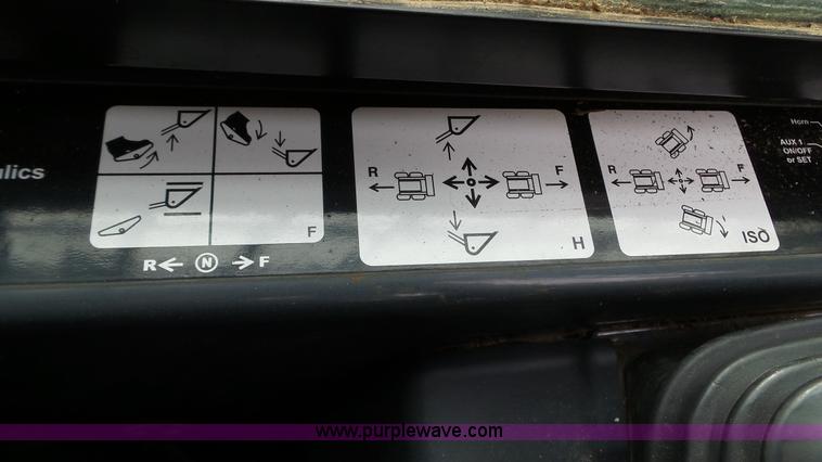 image for item K3494 2013 John Deere 332E skid steer