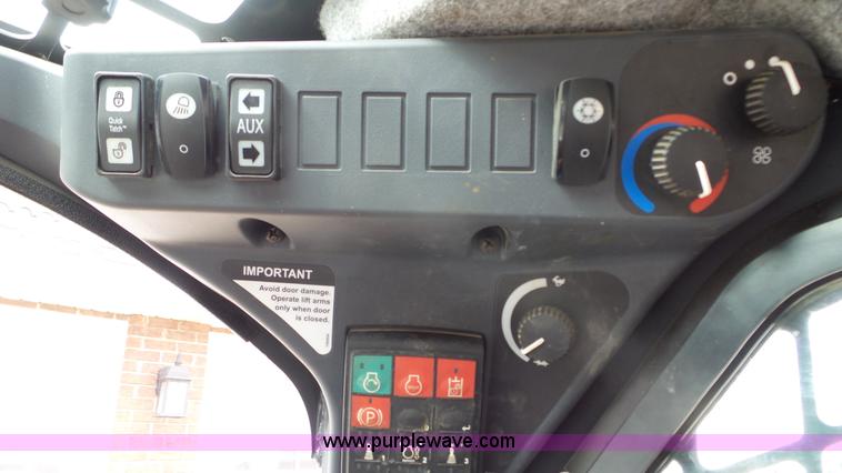 image for item K3494 2013 John Deere 332E skid steer