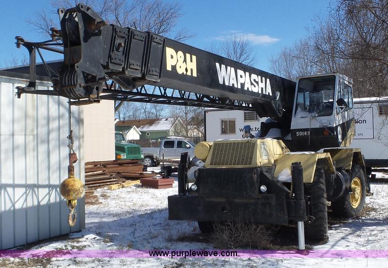 image for item K4588 P & H Omega 20 crane