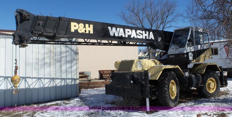 image for item K4588 P & H Omega 20 crane