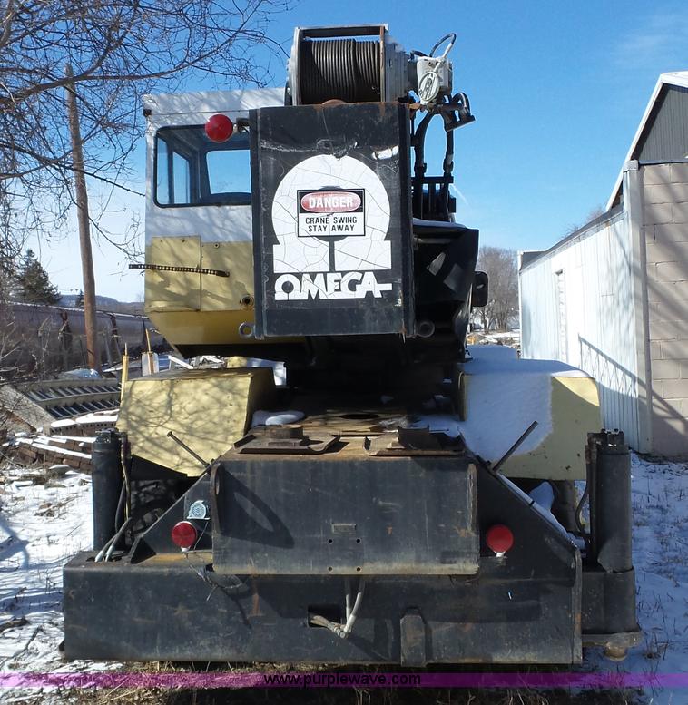 image for item K4588 P & H Omega 20 crane