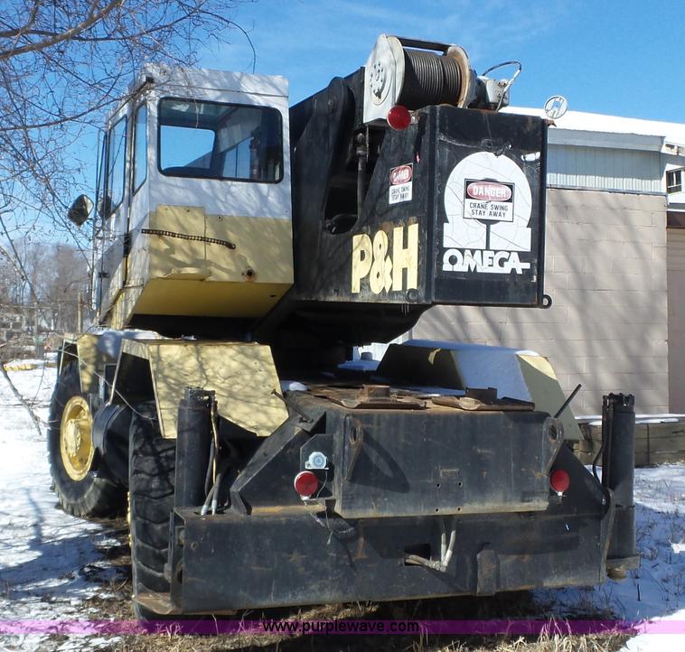 image for item K4588 P & H Omega 20 crane