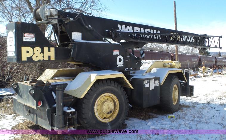 image for item K4588 P & H Omega 20 crane