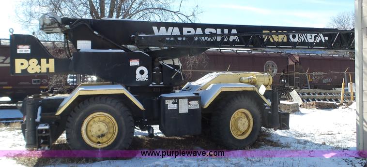 image for item K4588 P & H Omega 20 crane