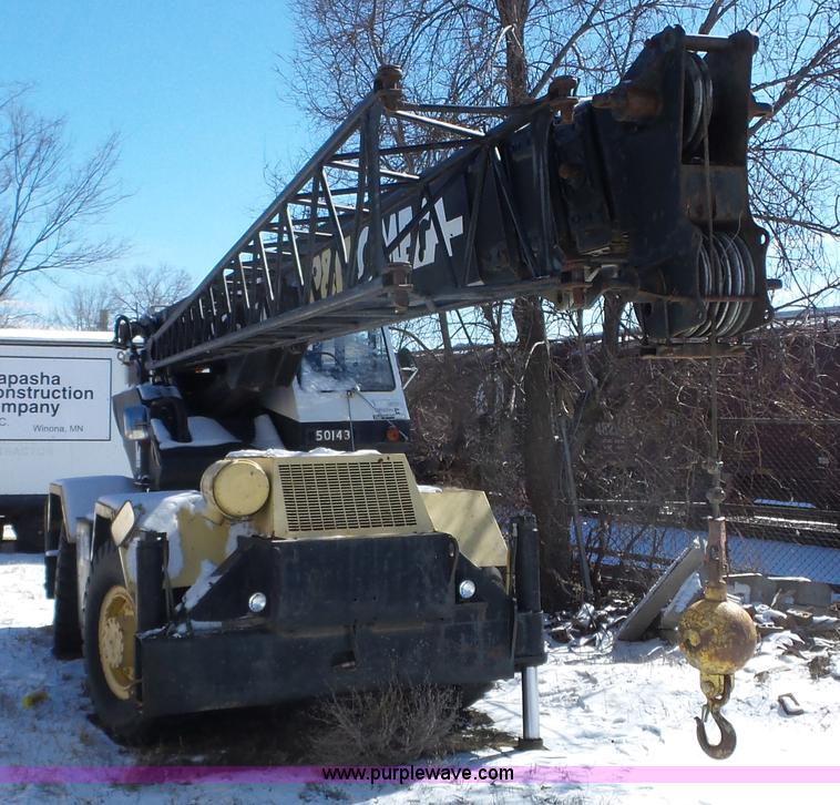 image for item K4588 P & H Omega 20 crane