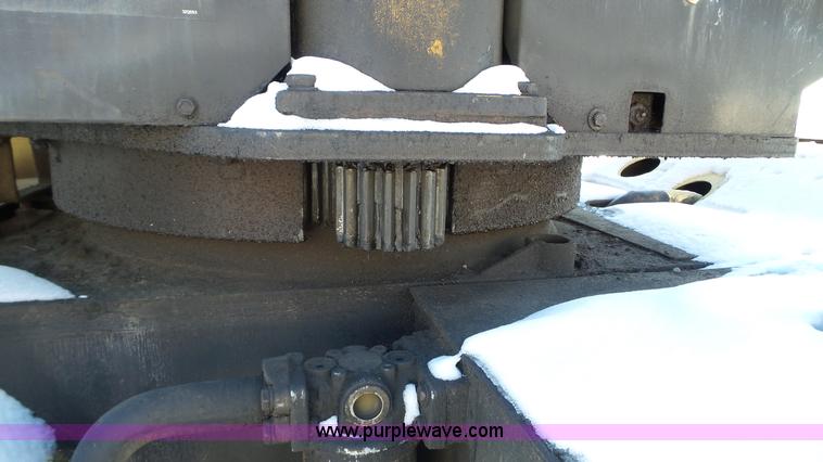 image for item K4588 P & H Omega 20 crane